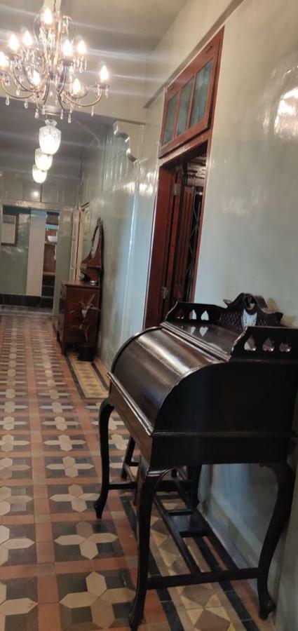 Hebbar's Heritage Home Bombay Værelse billede